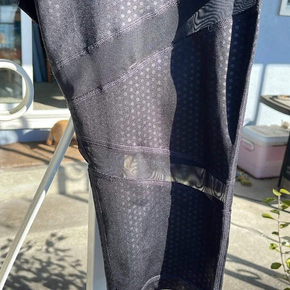 Black Ideology capri stretch leggings - Picture 4 of 4